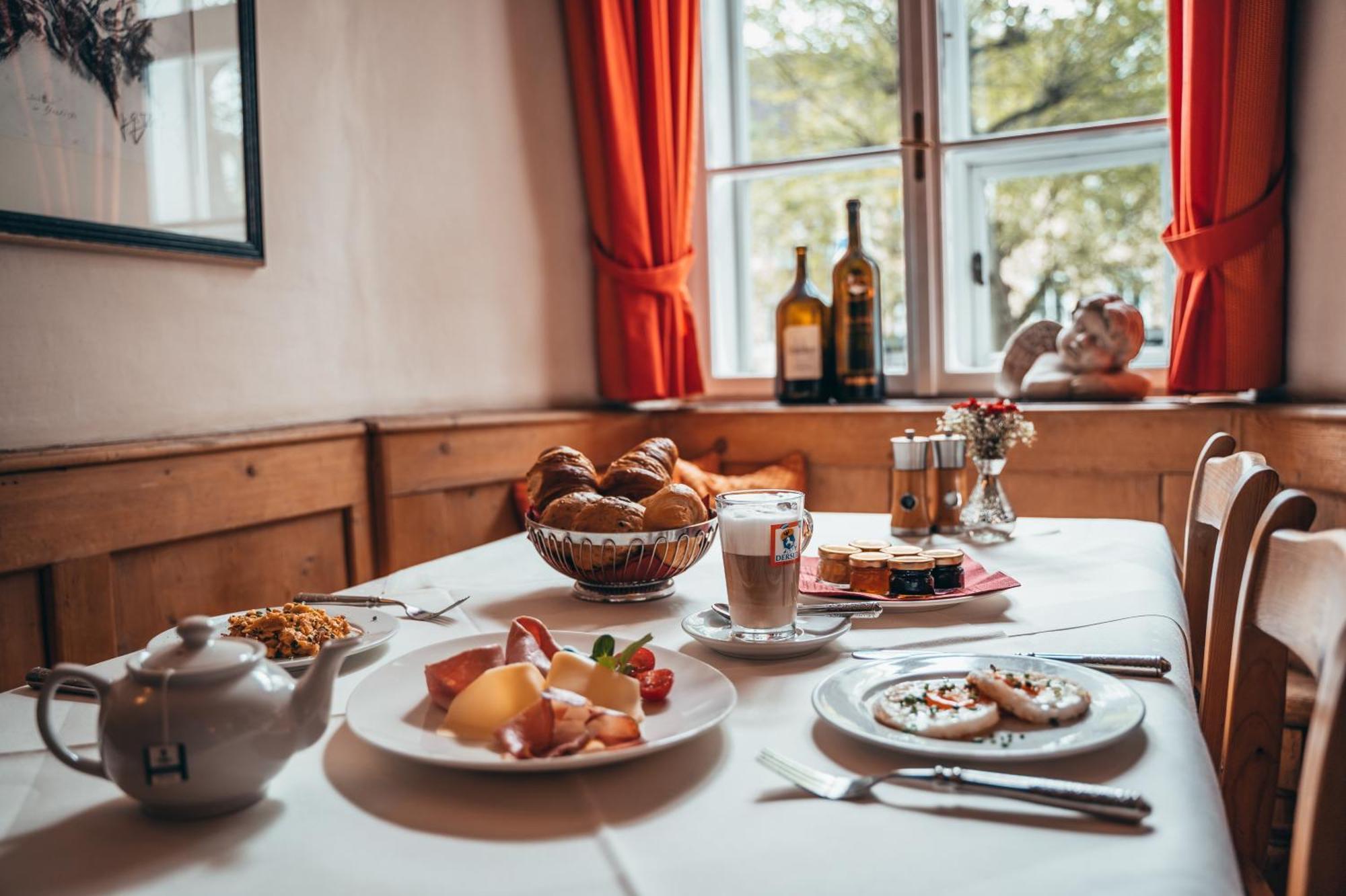 Hotel Goldener Engl Hall in Tirol Room photo